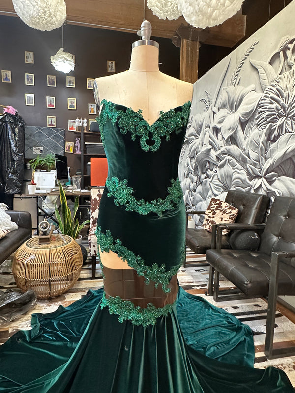 Emerald Enchantment" Velvet Corset Mermaid Gown with lace appliqués